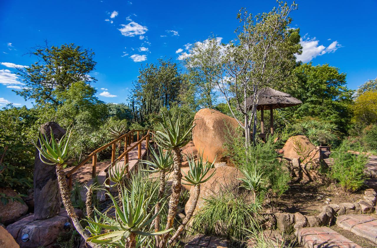 Amadwala Lodge Roodepoort Exteriör bild