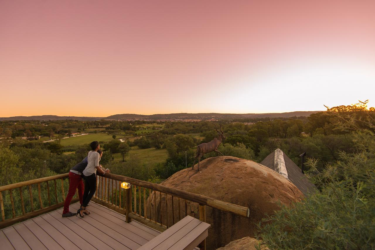 Amadwala Lodge Roodepoort Exteriör bild