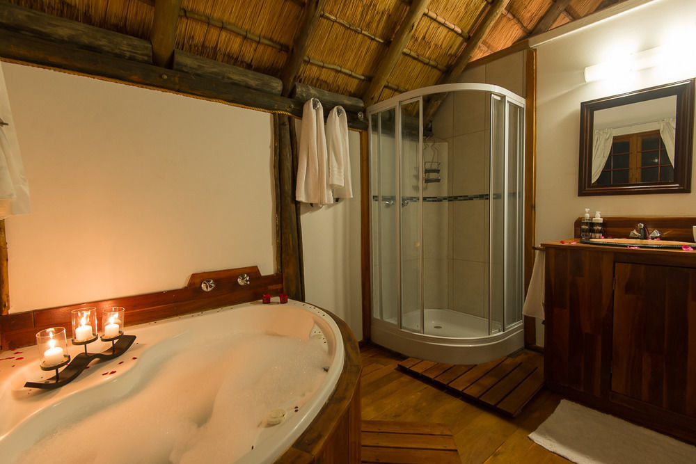 Amadwala Lodge Roodepoort Exteriör bild